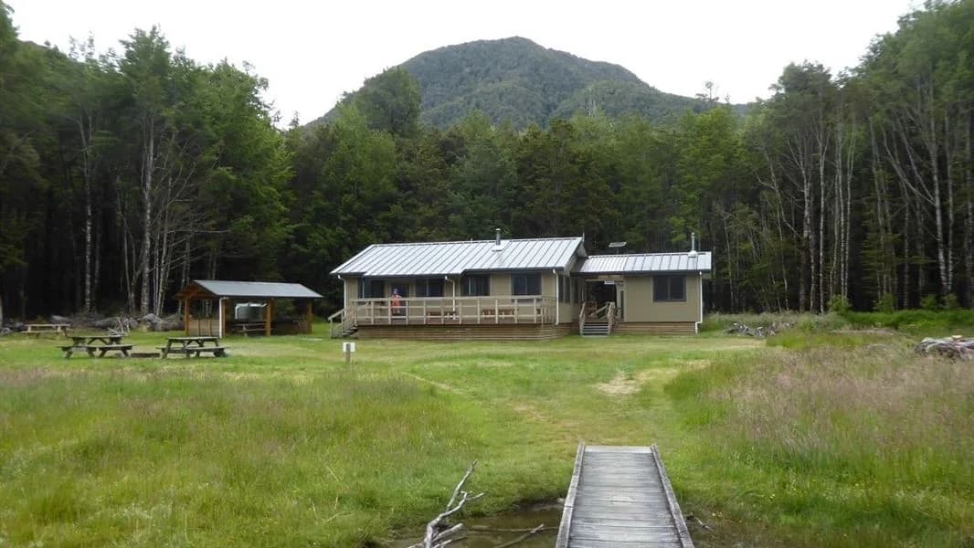 Lanke Daniell Hut, shelter and campsite.