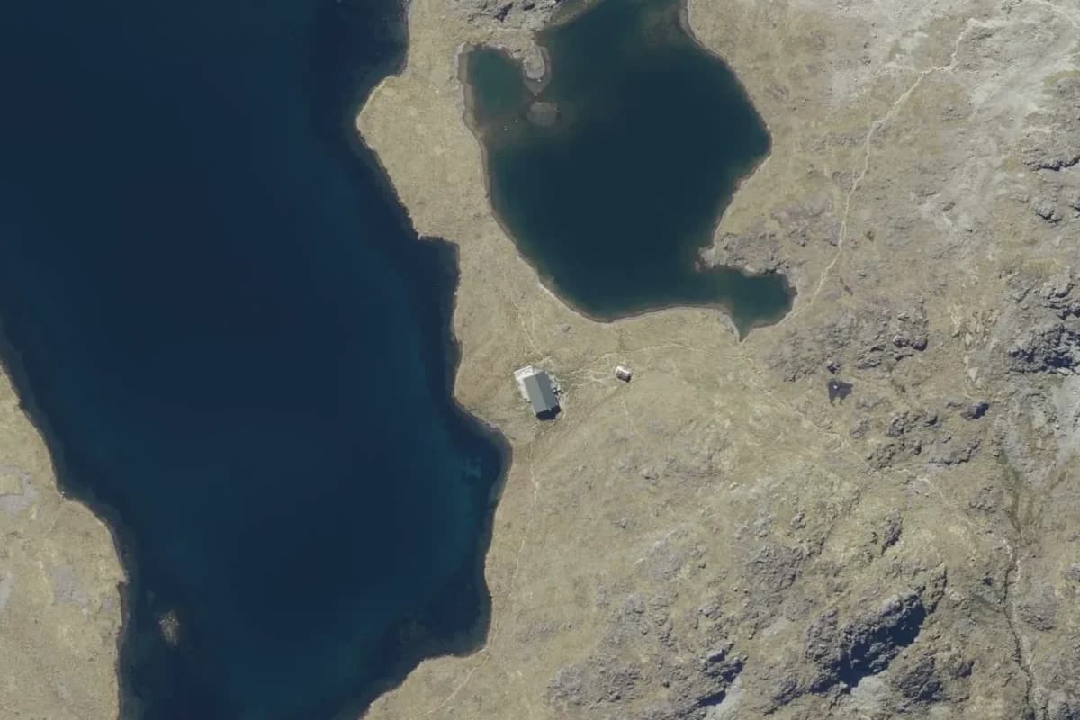 Aerial view of Angelus Hut Campsite and its immediate surroundings, from the 2020 LINZ imagery survey.