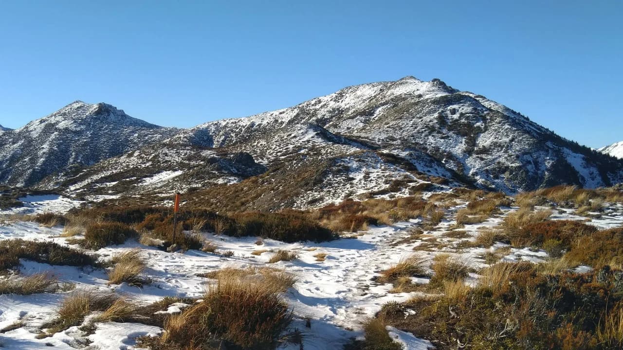Mt Isobel track in winter: Snow-covered Mount Isobel track in winter.