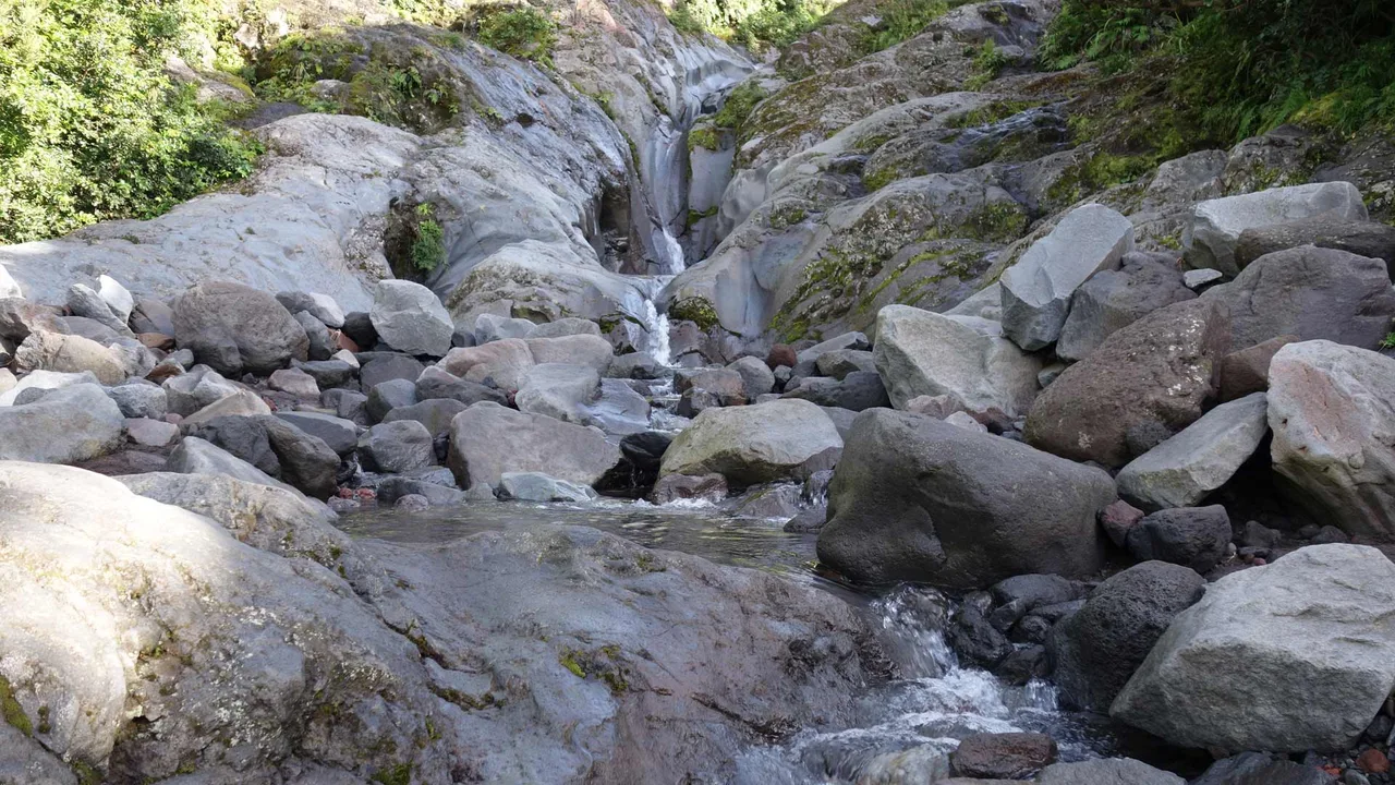 Wilkies Pools: Rock pools and cascades at Wilkies Pools.